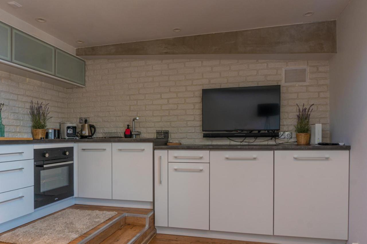 Good - Waryńskiego 9 *